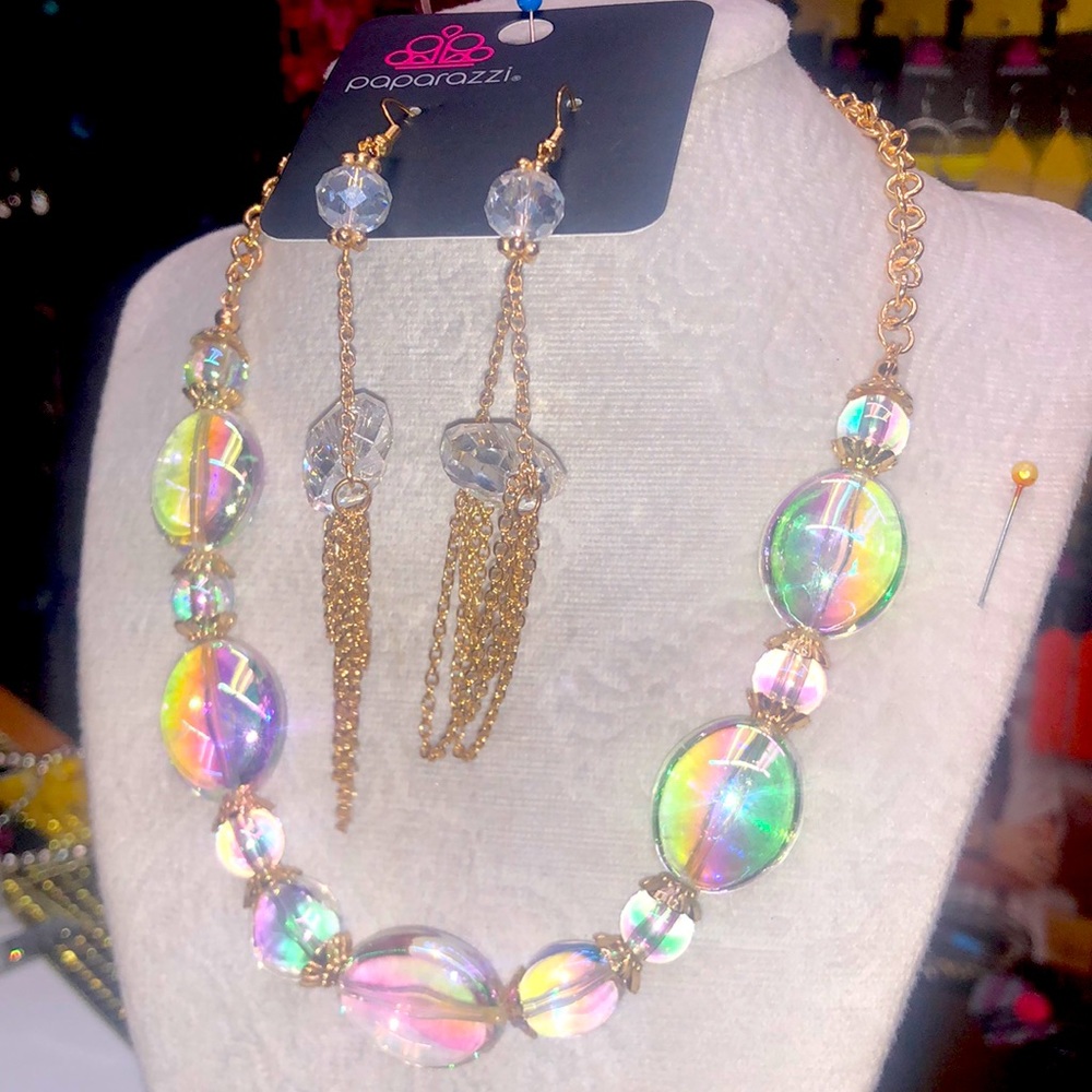 March Madness SALE🎉 
Multi Iridescent set
